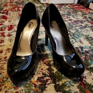 Fioni Black Patent Pump - NO SCUFFS- Sz9